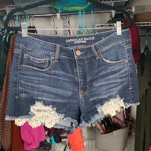 American Eagle Shortie Distressed Exposed Pocket Crochet Shorts Women's Size 12